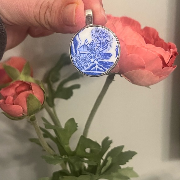 Blue and White porcelain China plate pendant-handmade - Picture 2 of 4